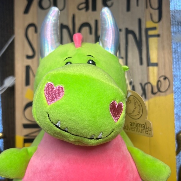 Squishy Heart Plush Dragon with iridescent horns and wings Valentines NWT - Picture 3 of 12